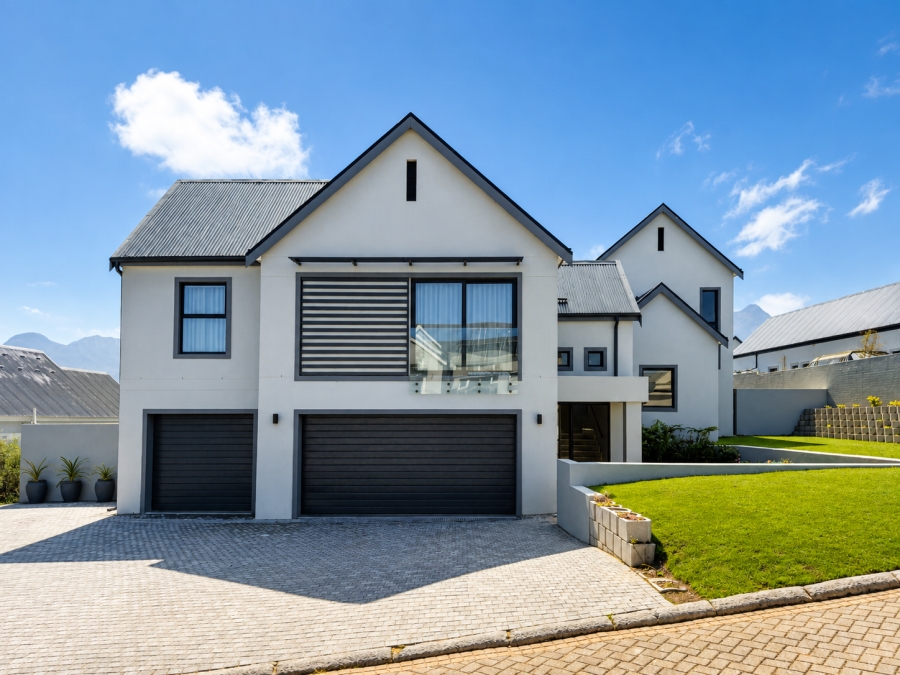 4 Bedroom Property for Sale in Kingswood Golf Estate Western Cape